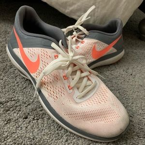 Nike Flex Runs -Accepting Offers